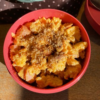 ピリ辛納豆たまご丼